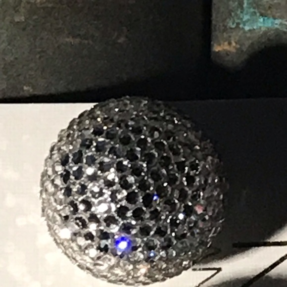 🆕 Pave Earrings Neiman Marcus - Picture 4 of 5